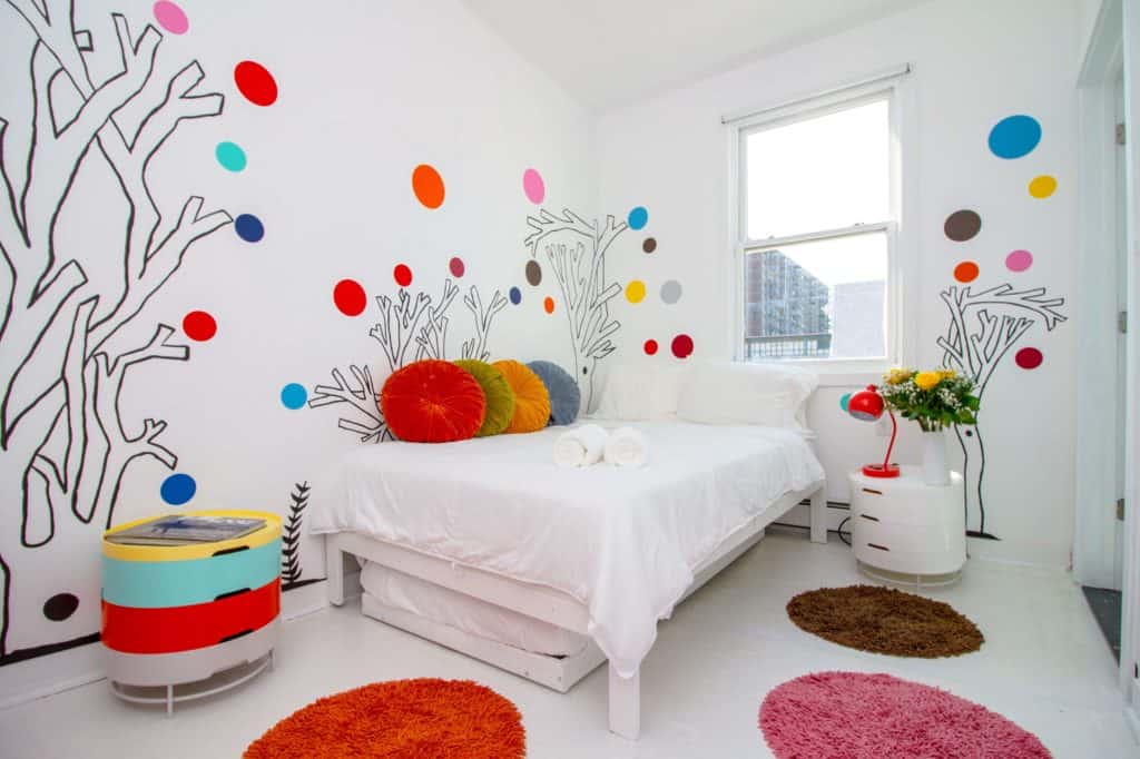 colorful bedroom in nyc available for rent