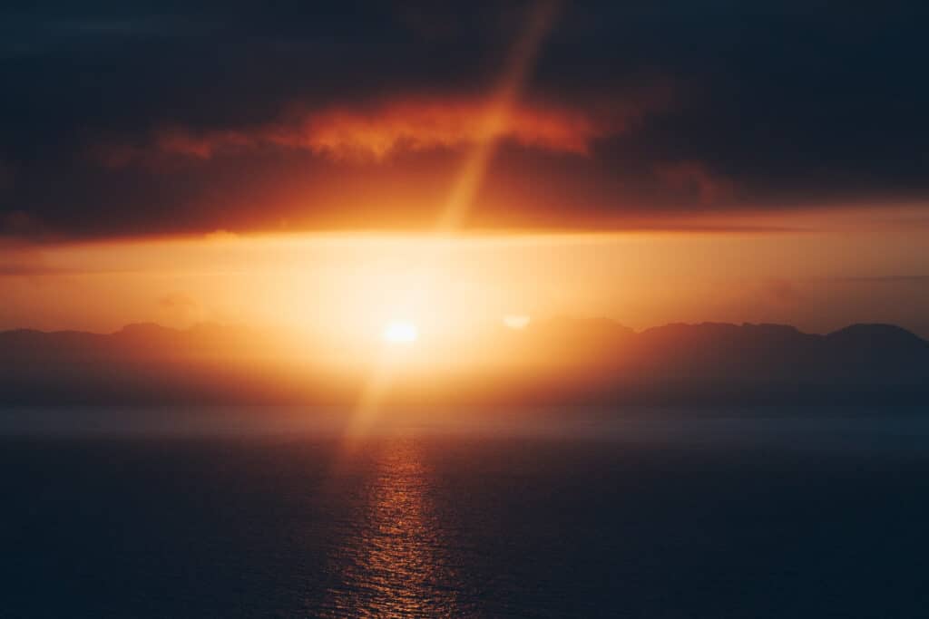 lens flare over the ocean